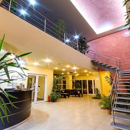 Hotel Torontal ทิมิชัวรา ภายนอก รูปภาพ