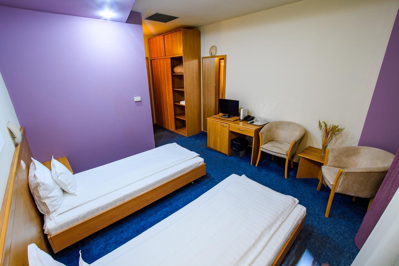 Hotel Torontal ทิมิชัวรา ภายนอก รูปภาพ