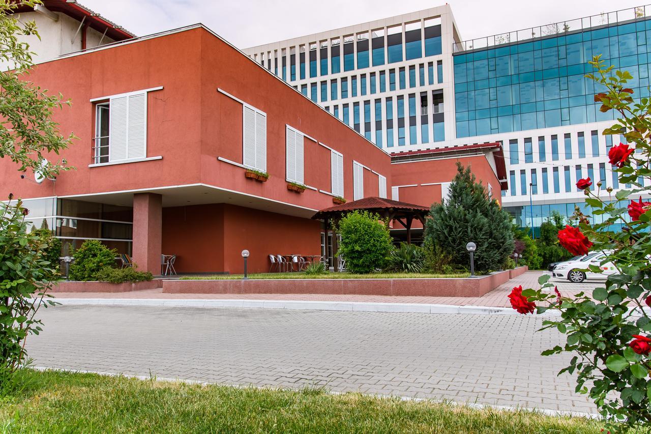Hotel Torontal ทิมิชัวรา ภายนอก รูปภาพ