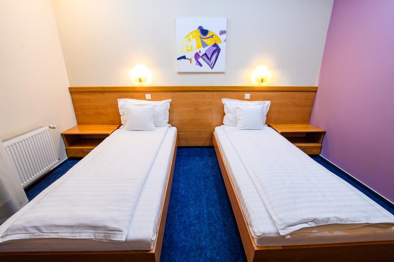 Hotel Torontal ทิมิชัวรา ภายนอก รูปภาพ