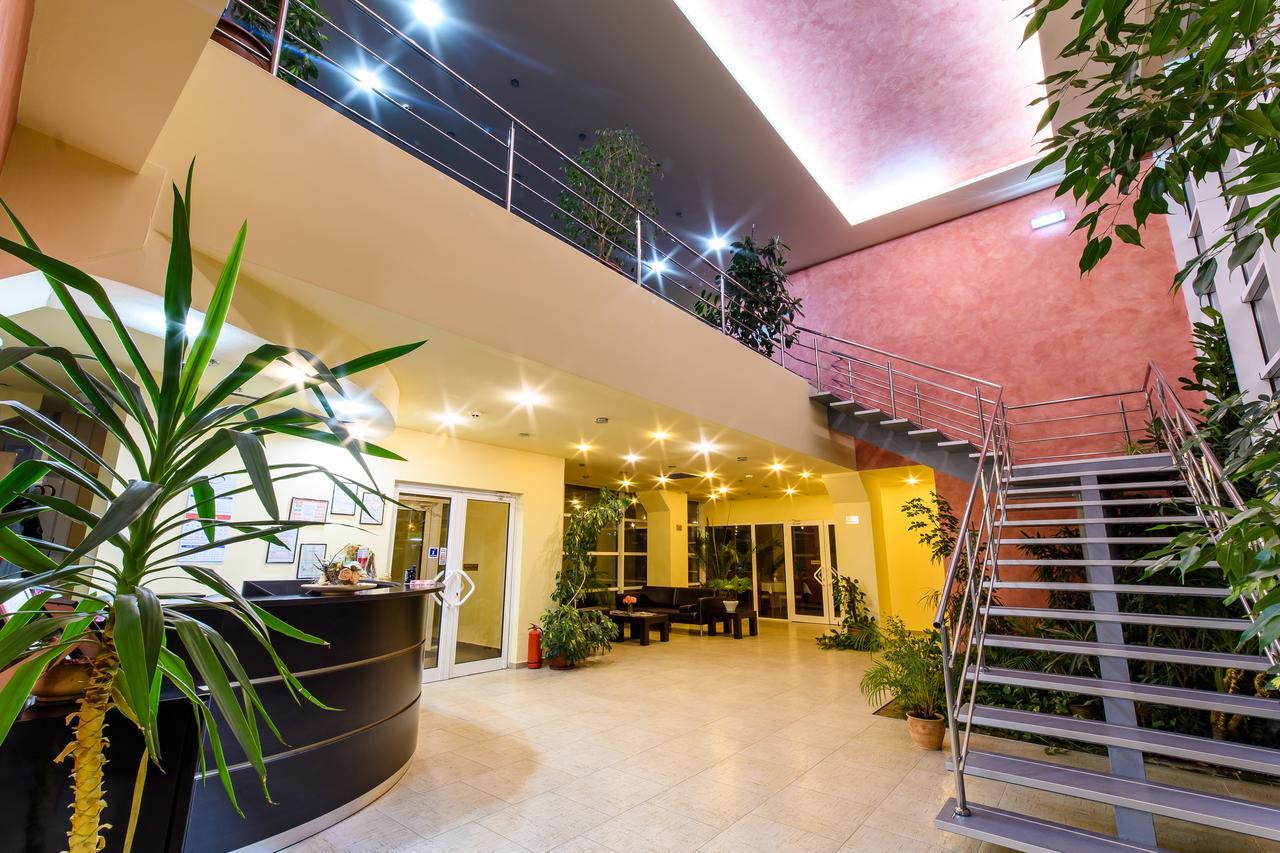 Hotel Torontal ทิมิชัวรา ภายนอก รูปภาพ