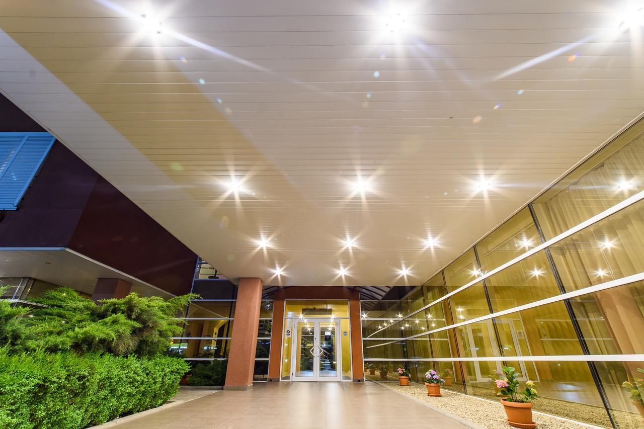 Hotel Torontal ทิมิชัวรา ภายนอก รูปภาพ